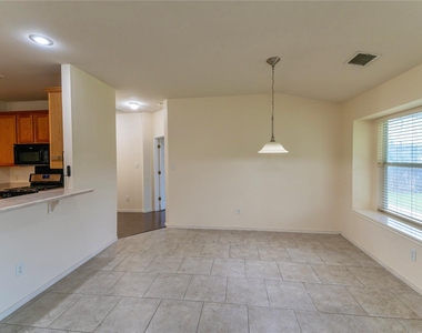 1315 Lou Gehrig Ln - Photo Thumbnail 15