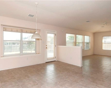1315 Lou Gehrig Ln - Photo Thumbnail 13