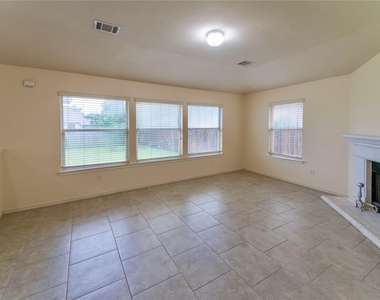 1315 Lou Gehrig Ln - Photo Thumbnail 14