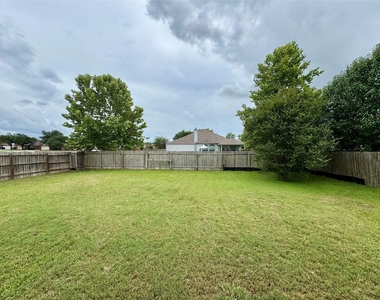 1315 Lou Gehrig Ln - Photo Thumbnail 16