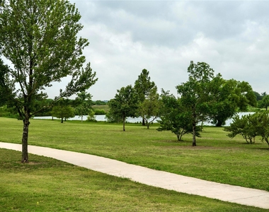 1315 Lou Gehrig Ln - Photo Thumbnail 20