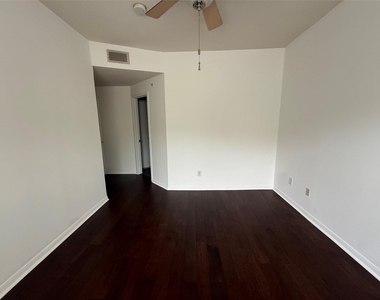 9525 N Capital Of Texas Highway - Photo Thumbnail 6