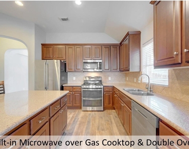 2605 Salorn Way - Photo Thumbnail 12
