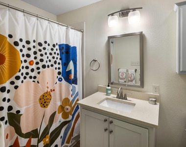 301 Hub Dr - Photo Thumbnail 24