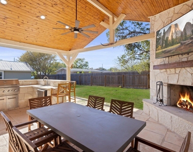 301 Hub Dr - Photo Thumbnail 18