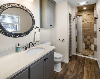 301 Hub Dr - Photo Thumbnail 21