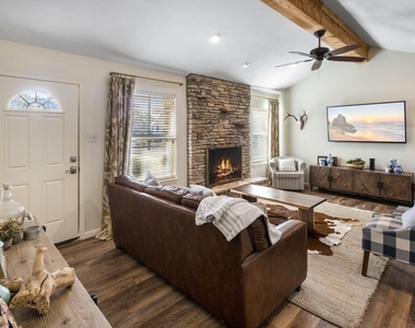 301 Hub Dr - Photo Thumbnail 4