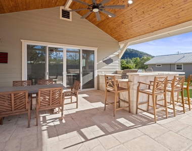 301 Hub Dr - Photo Thumbnail 16