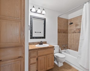 2500 Steck Ave - Photo Thumbnail 16