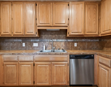 2500 Steck Ave - Photo Thumbnail 8