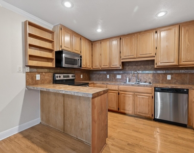 2500 Steck Ave - Photo Thumbnail 6