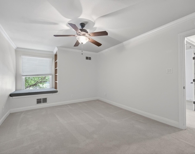 2500 Steck Ave - Photo Thumbnail 14