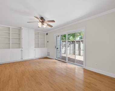 2500 Steck Ave - Photo Thumbnail 5
