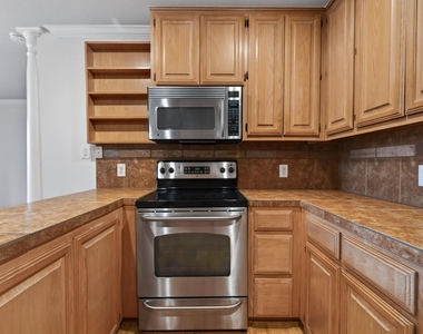 2500 Steck Ave - Photo Thumbnail 9