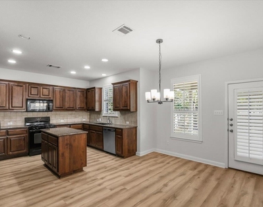 19501 Brue St - Photo Thumbnail 11
