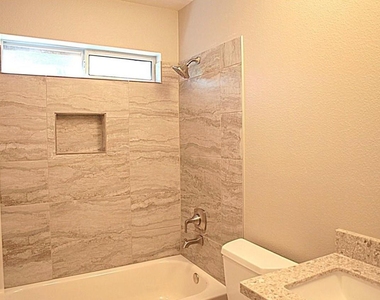 2200 Larston Ln - Photo Thumbnail 10