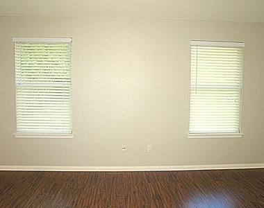 2200 Larston Ln - Photo Thumbnail 13