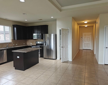 5610 Hopkins Dr - Photo Thumbnail 3