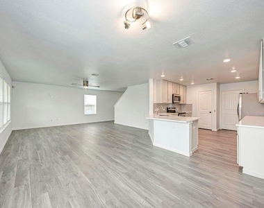 801 Estes Park - Photo Thumbnail 7