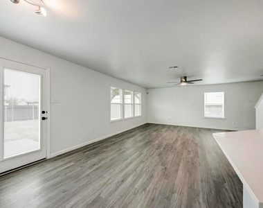 801 Estes Park - Photo Thumbnail 8