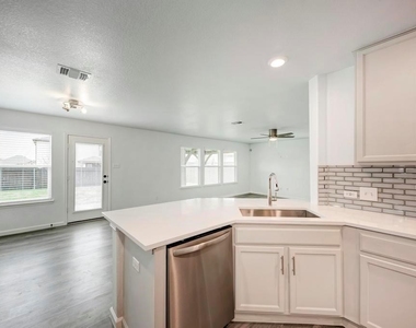 801 Estes Park - Photo Thumbnail 12