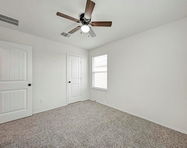 801 Estes Park - Photo Thumbnail 21