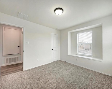 801 Estes Park - Photo Thumbnail 24