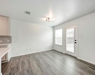 801 Estes Park - Photo Thumbnail 9