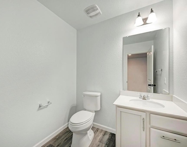 801 Estes Park - Photo Thumbnail 15