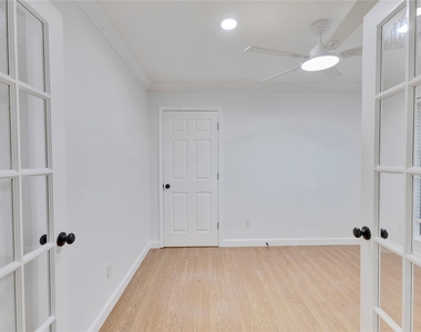 2607 Claudia Dr - Photo Thumbnail 3