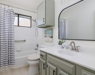 1805 White Oak Cv - Photo Thumbnail 17