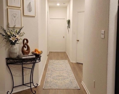 208 Wolf Springs Rd - Photo Thumbnail 9