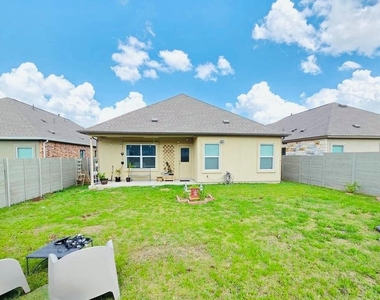 208 Wolf Springs Rd - Photo Thumbnail 24