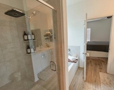 208 Wolf Springs Rd - Photo Thumbnail 13