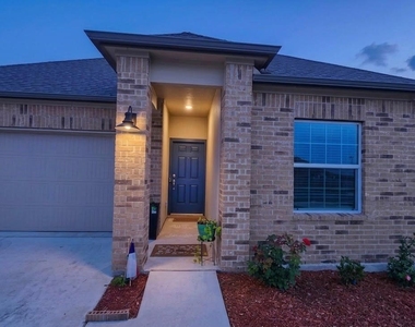 208 Wolf Springs Rd - Photo Thumbnail 1