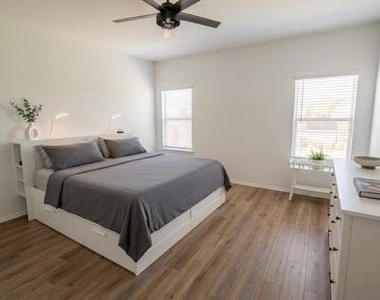 208 Wolf Springs Rd - Photo Thumbnail 10