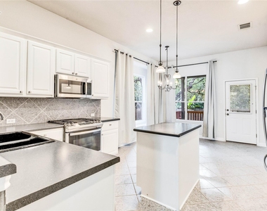 1019 Horne Dr - Photo Thumbnail 7