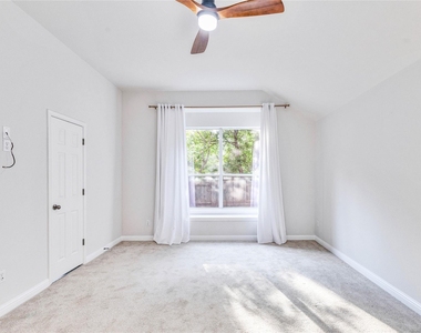 1019 Horne Dr - Photo Thumbnail 13