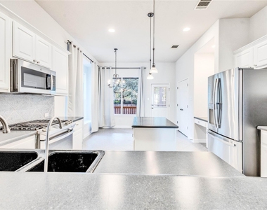 1019 Horne Dr - Photo Thumbnail 6