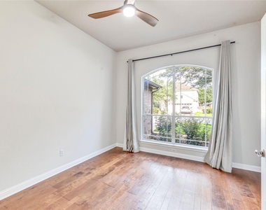 1019 Horne Dr - Photo Thumbnail 4