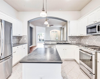 1019 Horne Dr - Photo Thumbnail 5