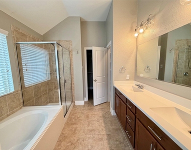 3328 Lauren Nicole Ln - Photo Thumbnail 13