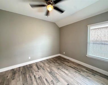 3328 Lauren Nicole Ln - Photo Thumbnail 15