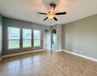 3328 Lauren Nicole Ln - Photo Thumbnail 5