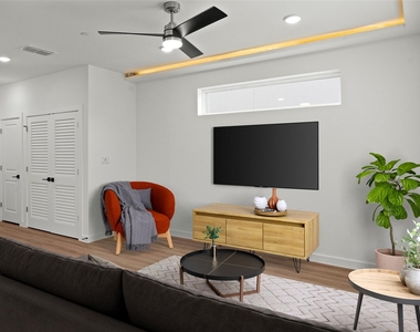 104 Creekside Trl - Photo Thumbnail 8