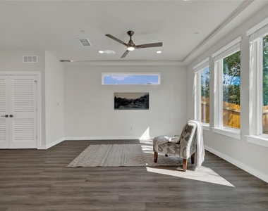 104 Creekside Trl - Photo Thumbnail 6