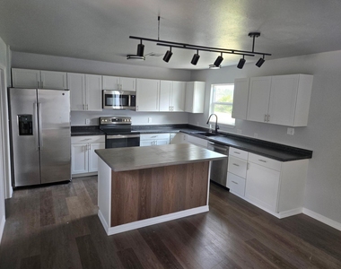 22101 Four Hundred Ave - Photo Thumbnail 24
