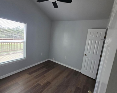 22101 Four Hundred Ave - Photo Thumbnail 14