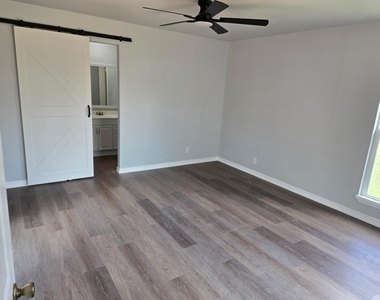 22101 Four Hundred Ave - Photo Thumbnail 10