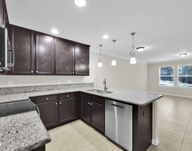 452 Walnut Drive - Photo Thumbnail 4